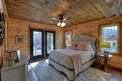 Luxury, Toccoa River Front, Fishing, 3 Fireplaces, Kayaks