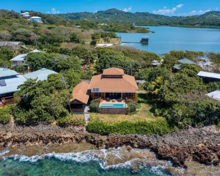 Seaside 3 Bedroom Villa with Pool in First Bight. Incredible Views! Hotels in First Bight