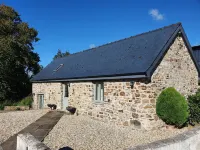 Spacious farm cottage full of character - rural yet close to beaches & castles