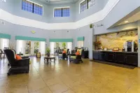 9.1 miles from Disney World, Sleeps 8-10, heated pool, hot tub, private balcony