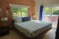 2 Bed 2 Bath Villa with Jacuzzi, High Speed Wi-Fi
