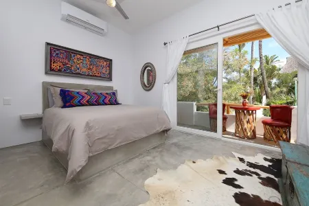 Peace amid the Palms at La Isla Bonita Villa 2