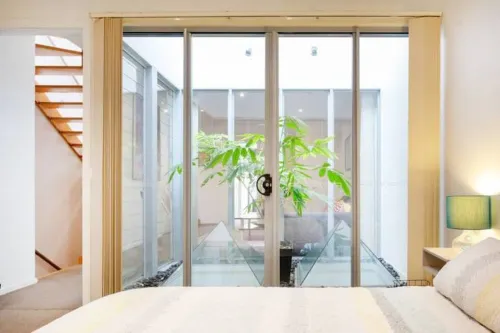 Secluded Stylish Modern 3 Level Townhouse. Secluded but Minutes to Parks,shops