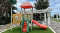 Luxurious 2BD Apt. w/ Ocean Views & Pool & Wi-Fi
