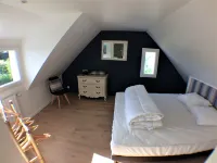 pleasant house for 6 with heated swimming pool Locquirec 호텔