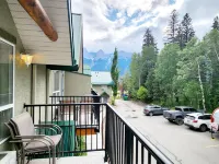 The Overlook Stay | 3 suites | mountain view | free parking Hotels in Bighorn No. 8