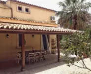 Villa with garden just 250 from the golden beaches of Playa Grande