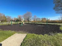 Spacious in-Town Family Home, Walk to Beach & Downtown, Quiet Retreat 샤를부아 호텔