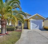 3 Bedroom Renovated Vacation Rental close to the beach in Panama City Beach, Fl