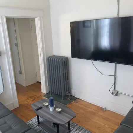 Apartment- Walnut Hills Business District