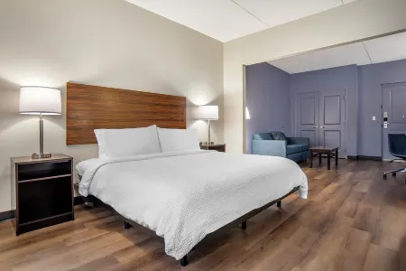 Garner Hotel Panama City Beach Northeast Отели в г. Аппер-Гранд-Лагун