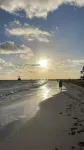 Beachfront Oversized 1 Bedroom Condo, Playa Turquesa - ビーチサイド