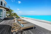OCEANFRONT,  with spectacular infinity pool on Tar Bay.  An Exuma paradise. 大埃克蘇馬島住宿飯店