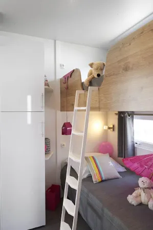 Smart mobile home on the lake with whirlpool (WA102)