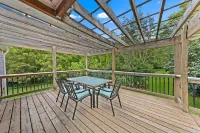 Cozy Davidson Cottage Park & Lake Moments Away - Pet Friendly Hotels in Davidson