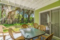 Sleeps 10! Gorgeous Decor, Htd Pool, Near Dis, LOW RATES!