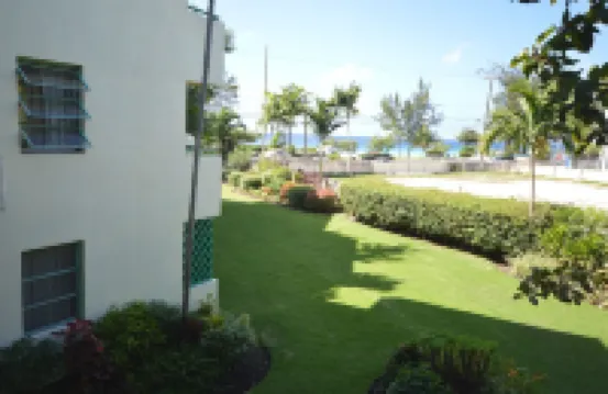 The Holiday Hub Close to Amenities and Beach View 鄰近South Coast Boardwalk的酒店