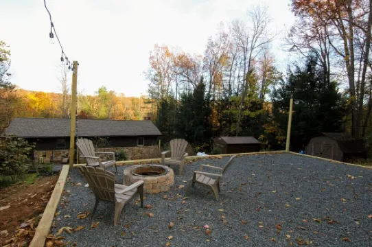 Scenic Deep Creek Getaway Cabin-RICK'S RETREAT