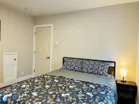 Campu's shared House - Main Level Hotels near Woodcrest Train Station