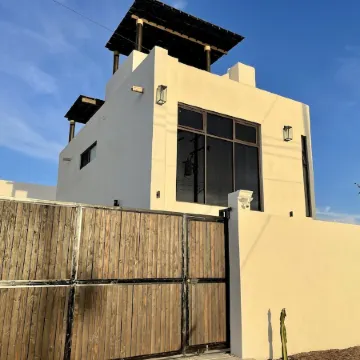 Enjoy 360 degree views from the eagle's nest and roof garden