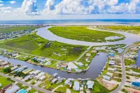(RV2) Paradise in Sargent. Saltwater canal, minutes to ICW and beach.