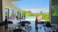 Stylish villa , heated pool, 2 km from the sea