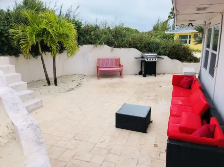 WrigleyVilla, Beach Villa That's Actually On The Beach