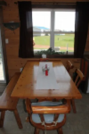 A cozy rustic cottage with a short walk to a fantastic beach in Seaview, PEI