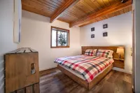 Post & Beam Chalet at Apex Mountain/Hot Tub sleeps 10
