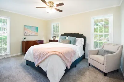 4bedroom + 3bath Home in Cordova Hotels near Shelby Farms Park