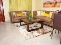 Cozy brand-new fully furnished 2 bedroom, 2 bath suite 5min from city center 키테일 호텔