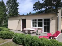 First floor apartment by the water with terrace, carport parking space and WLAN Hoteles en Greifswald