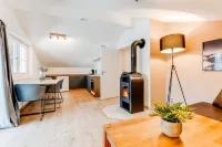 VYLD: Eagle view mountain view and fireplace