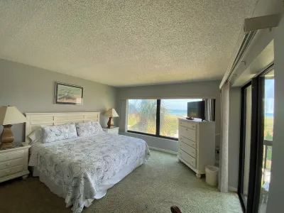 Great Oceanfront Condo with Pools, Clay Courts, WiFi, and more