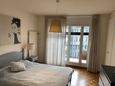 Geneve-Centre, Lake view, Splendid and large apartment.