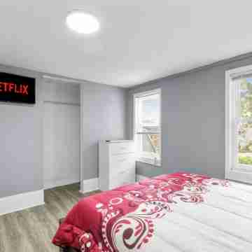 4 bedroom home near Downtown GR Rooms