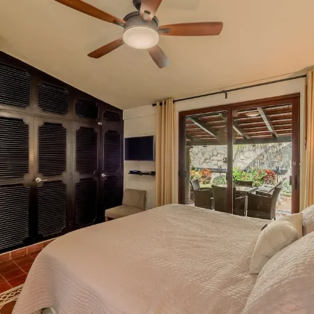 Private Colonial Boutique House with a Cool Pool in the Heart of Downtown Cancun