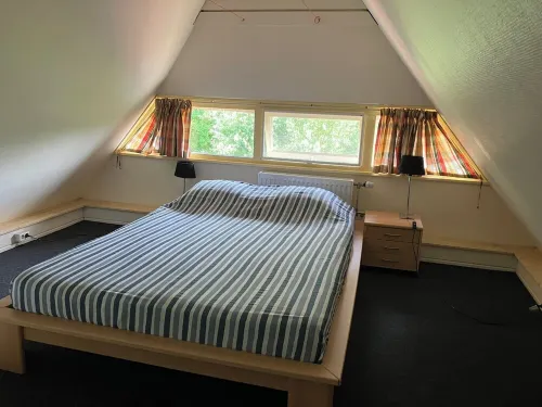 Idyllic house with spacious garden next to canal, boat rent is possible (extra)