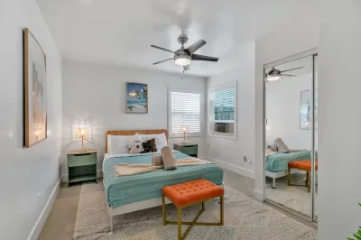 Charming 4-Bedroom Retreat, Just 5 Minutes from San Diego’s Beautiful Beach Hotels in Mid-City