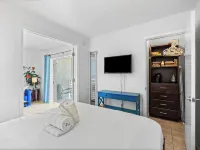 Charming 1-bedroom, beachfront condo in marvelous Longboat Key Hotels in Longboat Key