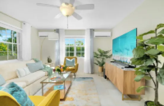 Lovely & spacious apartment in Grace Bay, Providenciales - AC, WiFi, Smart TV