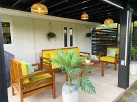 Orchid Botans w/private chef and beach 2 mins from shopping and food