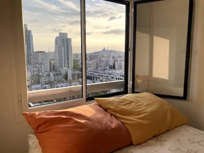 Superb bright apartment, terrace with view Hotels in La Villette