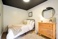 The Otis 𓅬 on Victoria Park | 2 Bed 1 Bath | Main Floor Suite