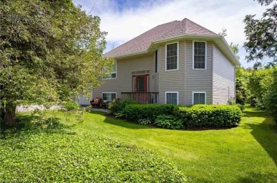 Perfect for couples or the family. Walk downtown, to beach or hiking trails. Hotels near Southampton Beach