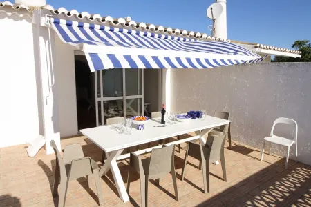 Super family villa has Wi Fi, private pool, walk to village & beach!