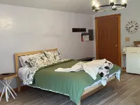 Cozy cabin on the Twisp River.  Just 5 minutes from town on Twisp River