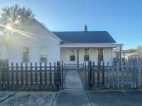 Freshly Updated house near Wilson Lake, Kansas’s nicest lake!!! Hotels in Russell County