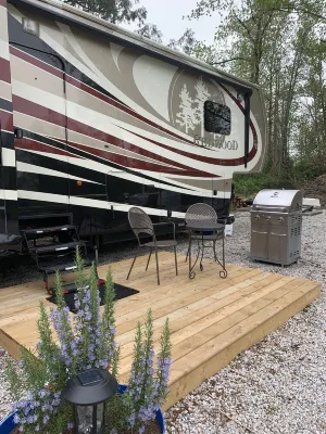 Luxury 41 food fifth wheel Redwood travel trailer Hotels near Trading Post Brewery & Tasting Room
