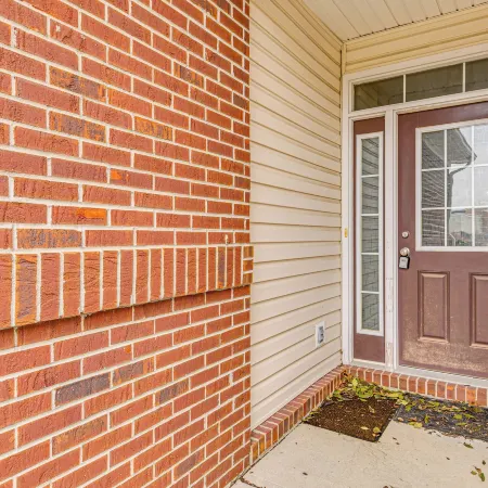 Close to Main Street: Townhome in Zionsville
